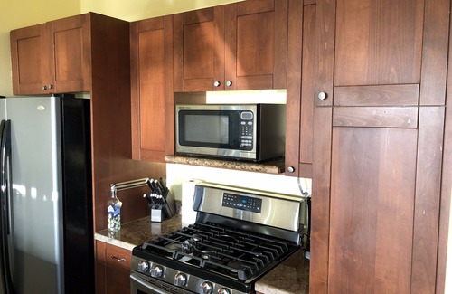 Kona Palisades House | New Listing: Spacious Suite for 4x with panoramic ocean view