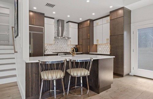 Provincetown House | NEW LISTING! Stunning Architectural 3BD-Central Air, Private Pool & Yard, 10-Min Walk to Commercial