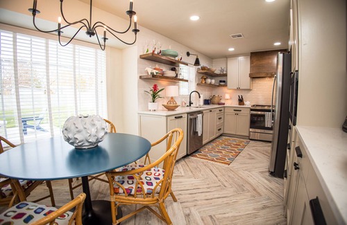 Norman House | - NEW LISTING - The Pickard at OU - a LUXURY family entertaining retreat!