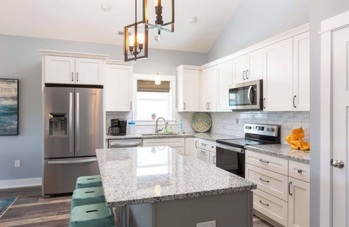 Monteray Shores House | New Listing! Updated Beach Cottage&Community Perks