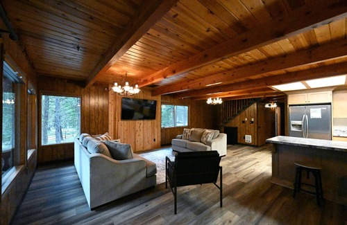 Island Park Cabin | *New Listing* | Waterfront!| 17 Miles to Yellowstone!
