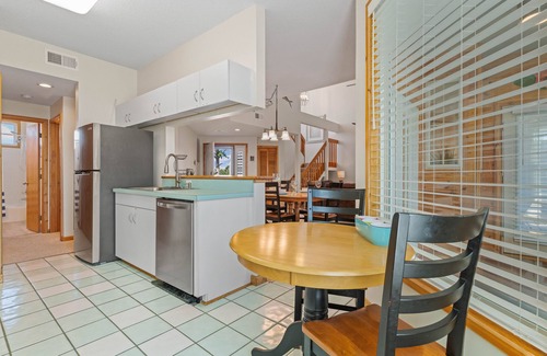 Manteo House | New Listing🌟Waterfront🌟Boat Slip, Dogs ✔️, Fishing, Shared Pool, Beaches🌊☀️🐬