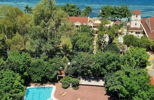 Lapu-Lapu Condo | New Lux. 2 BR Condo - 2 Pools, Gym, woow seaviews, Beach, Tours behind Newtown