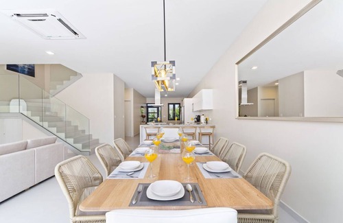 Malmok Villa | NEW Lux 4BR Villa w/Private Pool & Walk to Beach