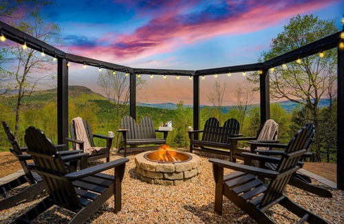Sunday River Area House | New LUX Chalet w/HotTub +Sauna +Games+5min2Slopes