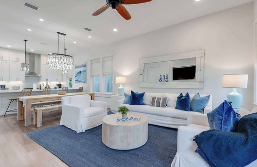 Treetop House | New Lux Downtime Seacrest Pet Friendly, Pool, Beach Access , Bikes