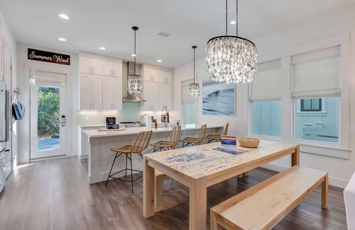 Treetop House | New Lux Downtime Seacrest Pet Friendly, Pool, Beach Access , Bikes