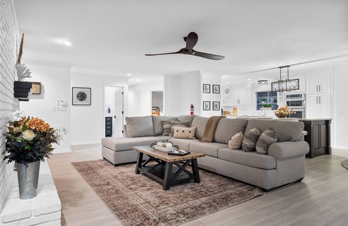 Hot Springs Village House | New LUX Lakefront: HotTub + Games + FirePit + Dock