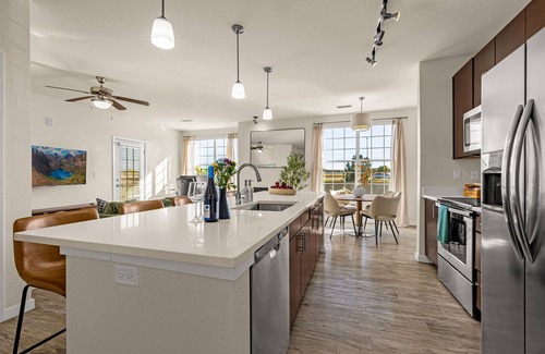 Parker Condo | NEW Luxe Monthly Haven - Pool+Gym - Trails - Stocked