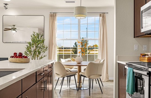 Parker Condo | NEW Luxe Monthly Haven - Pool+Gym - Trails - Stocked