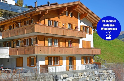 Adelboden Apartment | New, luxurious, 5-star attic apartment with gallery for 8 persons.