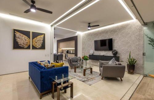 Alta Vista Apartment | New! Luxury 2bd 2ba Romantic Zone Largest Pool in PV Sea View Balcony