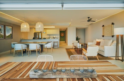 Ixtapa Condo | New Luxury 3bdr Beachfront Condo at Peninsula Ixtapa