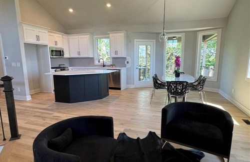Lenexa House | NEW Luxury 4 bed, 3 bath, 3 car garage home in Lenexa