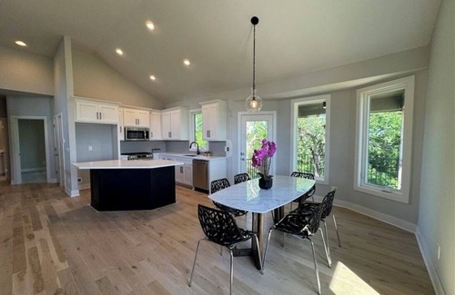 Lenexa House | NEW Luxury 4 bed, 3 bath, 3 car garage home in Lenexa