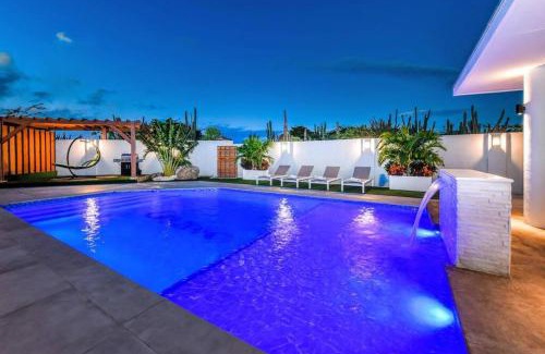Noord Villa | NEW Luxury 5BR Villa - Casa Graziano by Bocobay