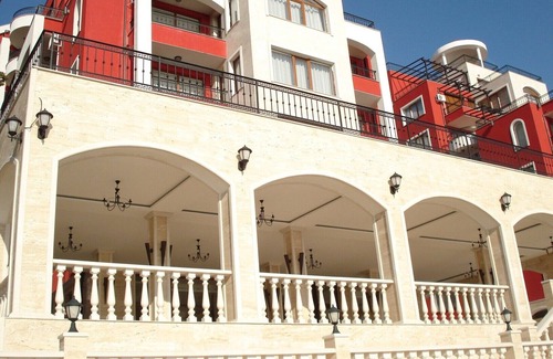 Nessebar Apartment | New luxury apartment directly on the private sandy beach in 4 star aparthotel