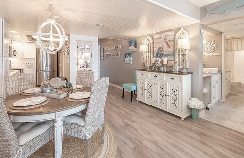 Sunnyside Condo | NEW- Luxury Beachfront Condo, Pinnacle Port in beautiful Gated Carillon Near 30A