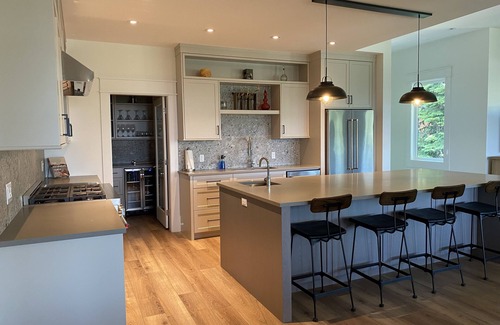 Silver Star Mountain House | New Luxury Home Exceptional Location Close to Village Ski In/Out