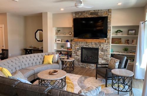Winter Park House | New Luxury Condo 406 I Huge Hot Tub I Great Views I Best Price I FREE Adventures Daily