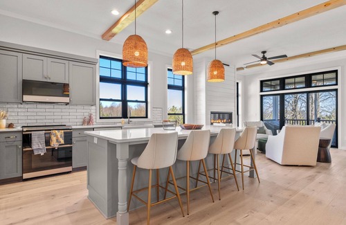 Egg Harbor Condo | New Luxury Condo: Egg Harbor-Indoor Pool, Gym