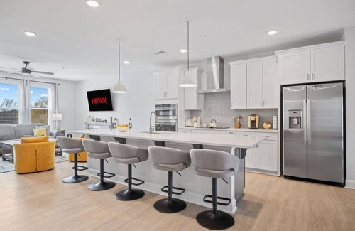Wake Forest Condo | NEW Luxury Condo, Rooftop Terrace, EV Charger!