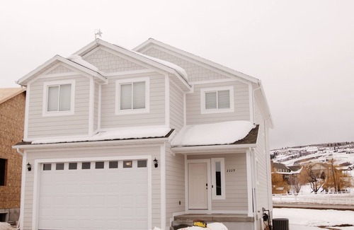 Sweetwater House | NEW Luxury Home, Garden City, Bear Lake, 15 Bed, IDEAL BEACH ACCESS
