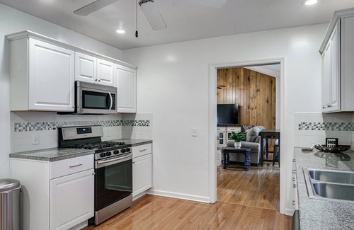 South Bend House | NEW! Luxury Home w/Patio & Game Room @ Notre Dame