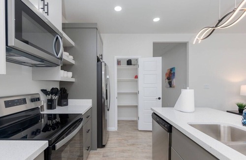 Harlingen House | New Luxury Poolside Escape w/Tesla Parking/Charger