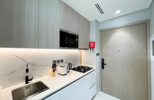 Discovery Gardens Apartment | New Luxury Studio near Marina-4min walk from Metro