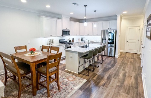 Auburn - Opelika House | New luxury townhome 4 miles from Auburn University.