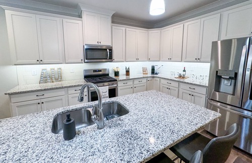 Auburn - Opelika House | New luxury townhome 4 miles from Auburn University.