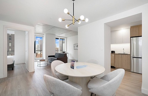 Downtown Montreal Apartment | New Luxury Unit in Heart of MTL 901 | Metro access
