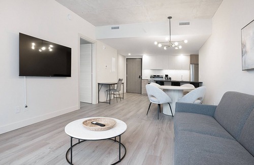 Milton Park Apartment | New Luxury Unit in Heart of MTL 906 | Metro access