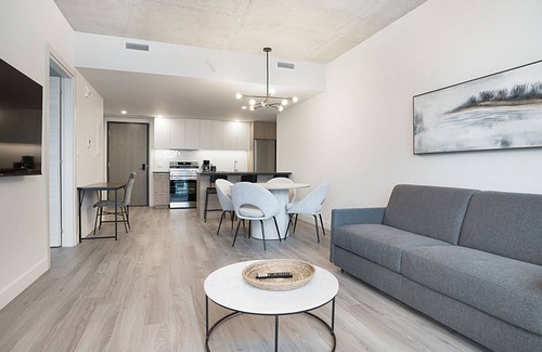 Milton Park Apartment | New Luxury Unit in Heart of MTL 906 | Metro access