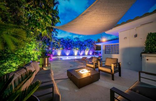 Biscayne Park Villa | New Luxury Villa Delilah Biscayne Park