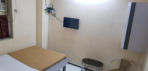 Marine Lines House | New Metro Guest House