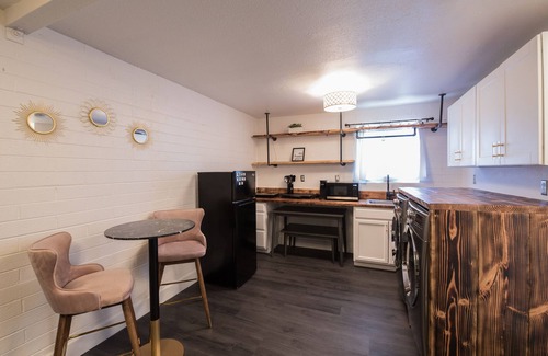 Camelback East Apartment | NEW★ Midtown Studio ★ Near Biltmore & Airport ★