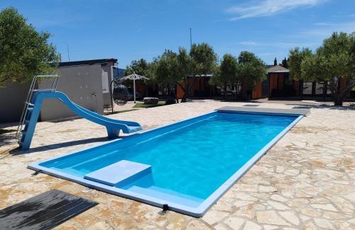 Pirovac House | New! Mobile Home Domina near the beach with shared pool