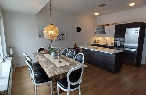 Downtown Apartment | New Modern 3BR, Great View & Private Parking