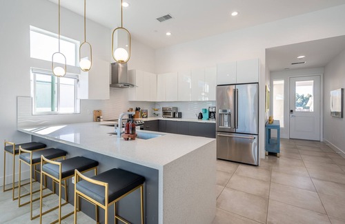 Desert Hot Springs House | New! Modern 4B/3B | Hot Tub, Pool | 2 King suites | EV charger