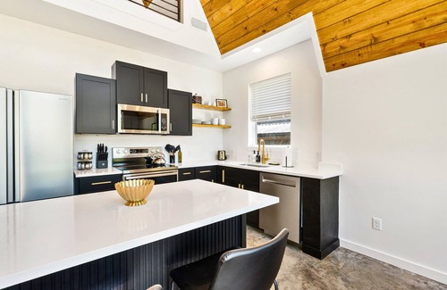 Mid America Cabin | New Modern A-Frame Cabin w/Pool Near Hot Springs