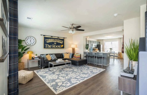 Columbia Apartment | New! Modern Comfort w/Pool & Clubhouse