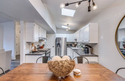 Sierra Vista House | New! Modern Family Friendly The Desert Nest