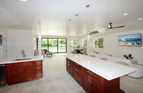 Hawaii Kai House | NEW Modern Marina Front on Hawaii Quay
