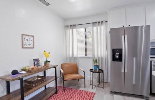 Citrus Heights House | NEW! * Modern Remodeled Home * King Beds * 70" TV