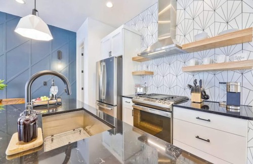 Old Fourth Ward House | New Modern Town-Home with Stunning Rooftop Views