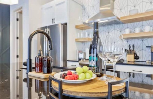 Old Fourth Ward House | New Modern Town-Home with Stunning Rooftop Views