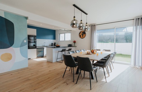 Ploudalmezeau Villa | New, modern villa Heated indoor pool 4 bedrooms 4 bathrooms - 8pers and 2children