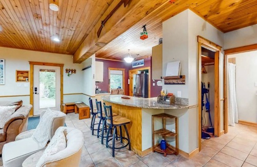 Mount Holly House | *NEW* Mt.Holly Haven GameRoom/Firepit/HotTub/Pets